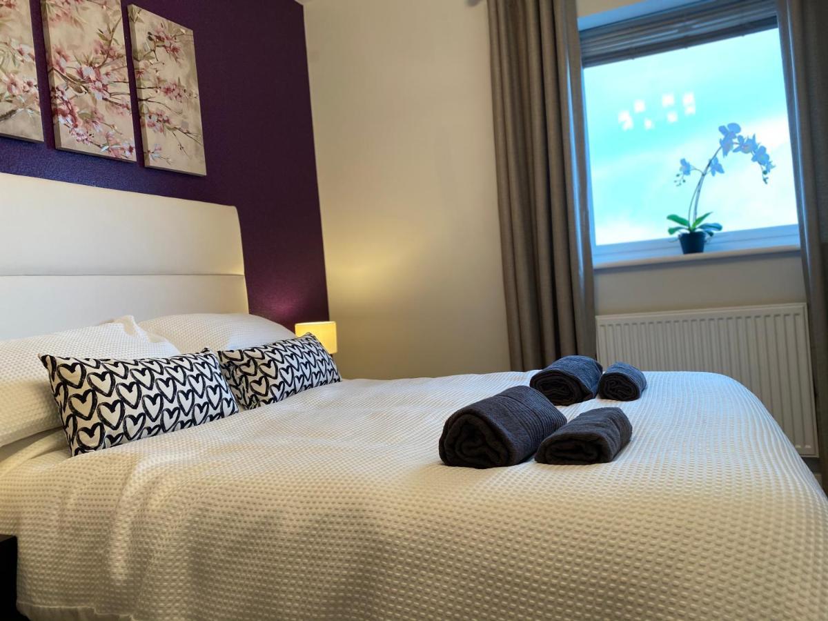 Stunning Sea Views, Luxury Apartment Beaches & Restaurants Are A Short Walk Away New Quay Eksteriør billede