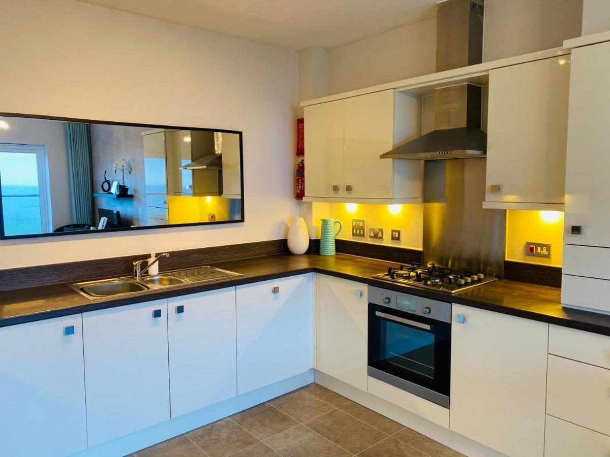 Stunning Sea Views, Luxury Apartment Beaches & Restaurants Are A Short Walk Away New Quay Eksteriør billede